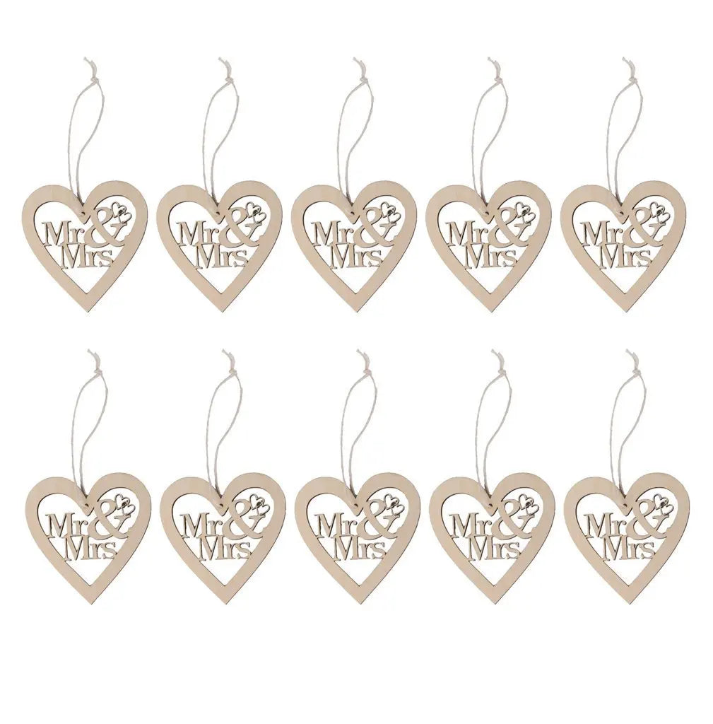 Wholesale Wooden Heart Ornaments Laser Engraved MR & MRS Heart Hangings for Weddings and Valentine's Day Decor Dropshipping