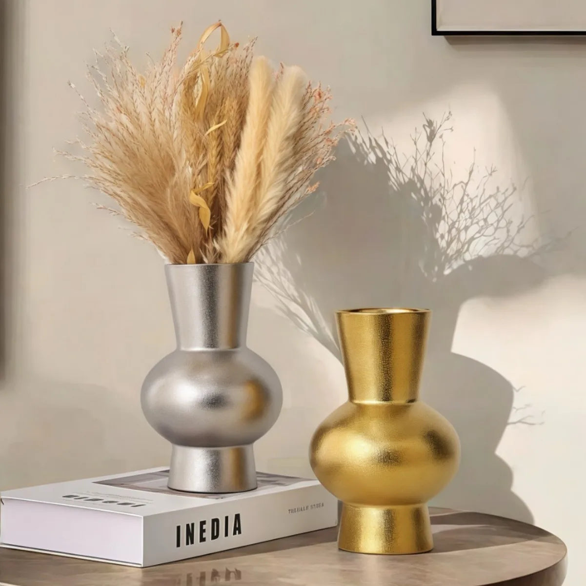 Vintage High-End Large Ceramic Vase Electroplated Gold Matte Finish Tall Hand-shaped Luxury Home Decor Pot Usage Wholesale