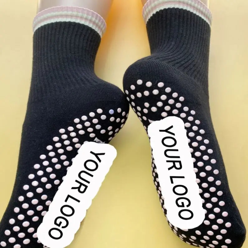 Hot Sale Knitted Crew Yoga Sock Custom Anti Slip Yoga Grip Sock Women Fitness Pilates Grip Sock Custom Logo
