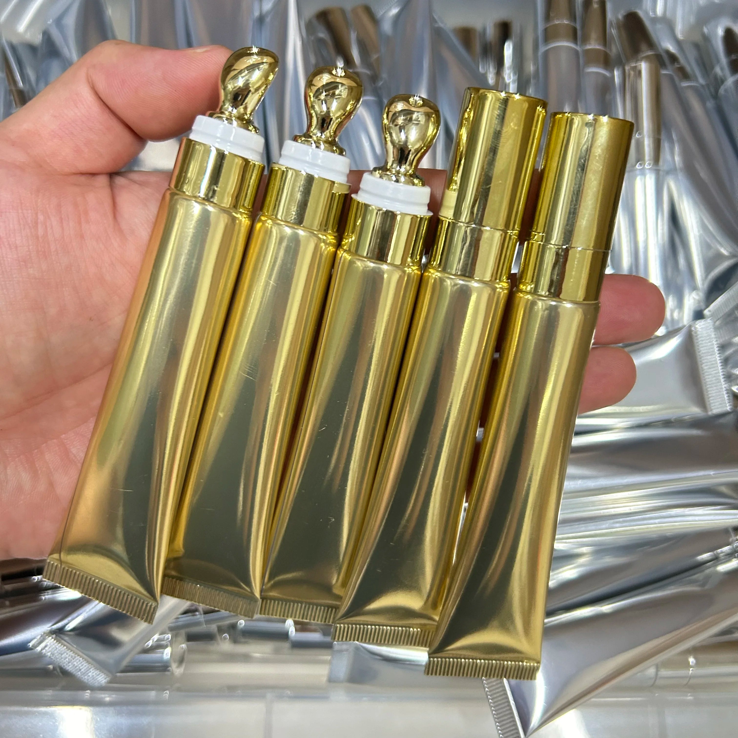New Arrivals Plump Remove Wrinkles Whitening Hydrate Fuller Lips Peptide Hyaluronic Acid Shea Butter Lightening Lip Treatment