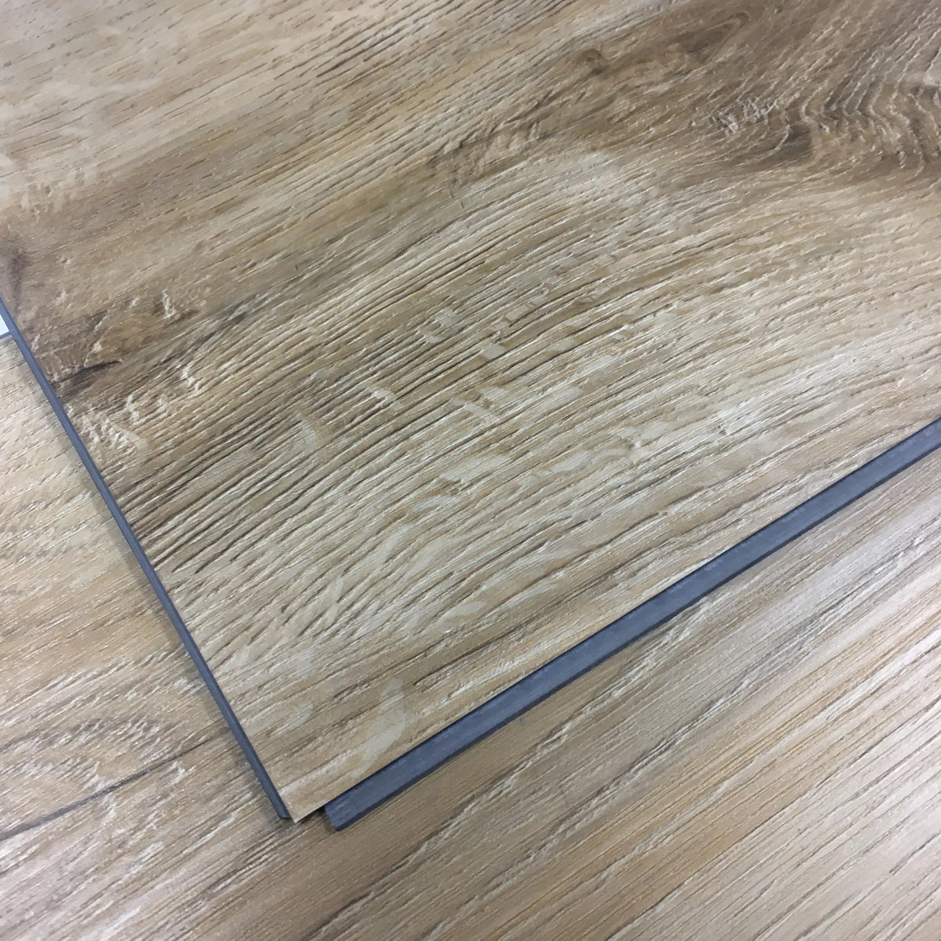 SPC Core Waterproof Anti-Slip Eco-Friendly Wood Look Vinyl Planks Wear Resistant Surface Indoor Commercial Residential Use