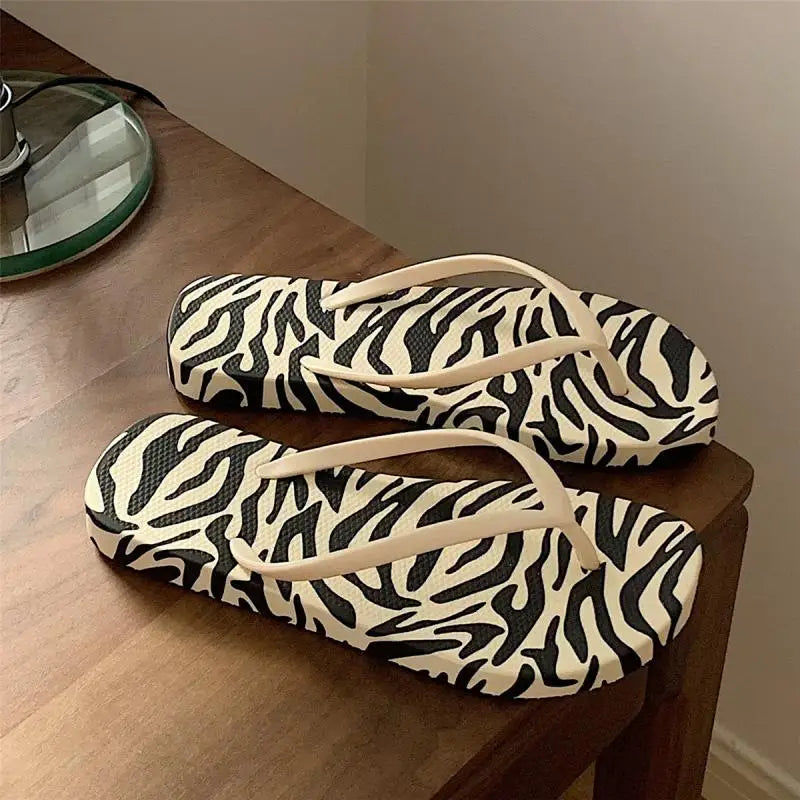 Women's Lightweight Summer Sandals Anti-Slippery Zebra Stripes Design Home Fashion Flip-Flops for Outdoor Splints Beach Cool