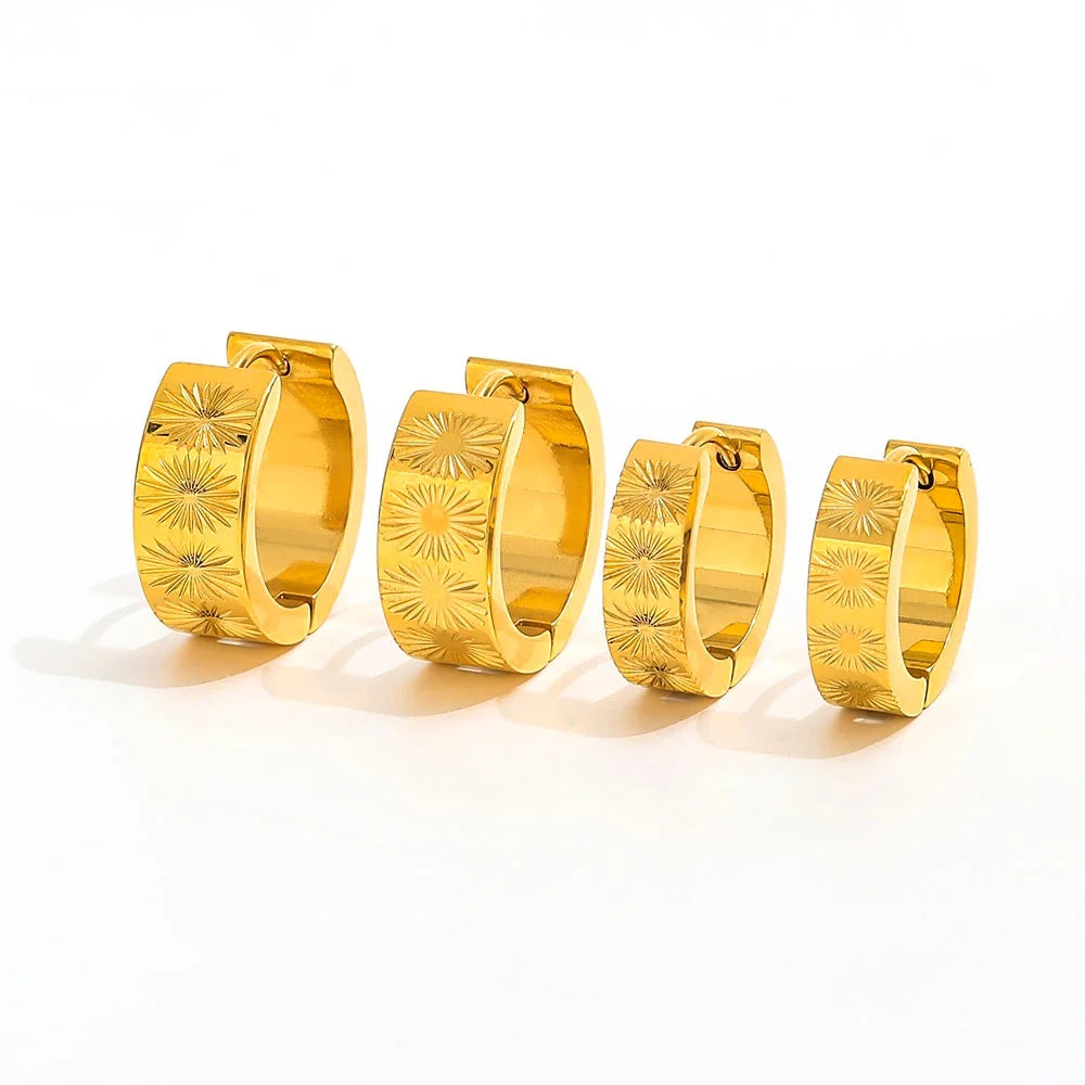 Trendy Earring 18K PVD Gold Plated Carved Pattern Waterproof Star Burst Huggie Earrings Stainless Steel Trendy Jewelry Wholesale