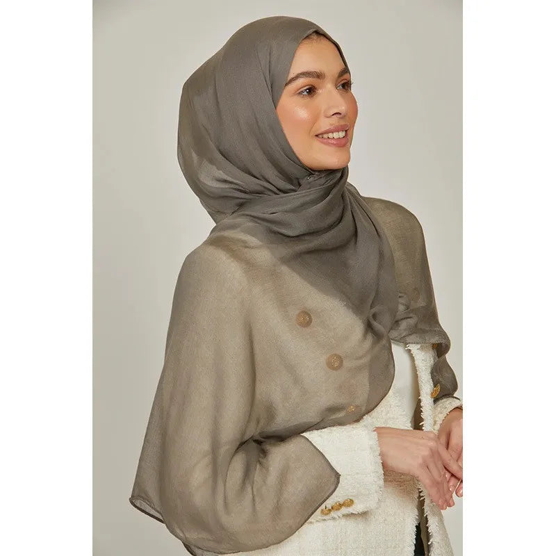 Wholesale Premium Rayon Modal Hijab Lightweight Breathable Soft Shawl for Autumn Comfortable Luxurious Muslim Scarf