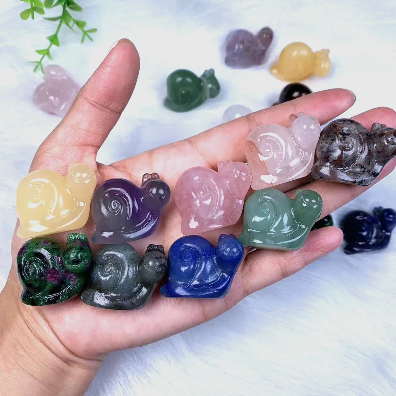 3cm New Arrival Bulk Mixed Quartz Nature Crystal Rose Quartz Snails Green Aventurine Carved for Sale