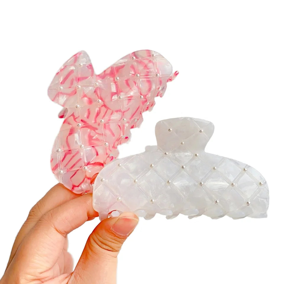 ARCHER Wholesale 2023 New Korean 10.5cm Resin Big Hair Clips Accessories Geometric Vintage Pearl Inlaid PVC Material Hair Claw