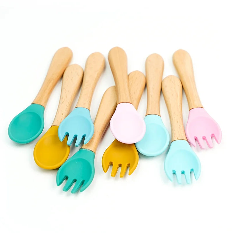 High Quality Wooden and Silicone Mixing Handle Baby Spoon BPA Free Used for 2~24 Months Babies