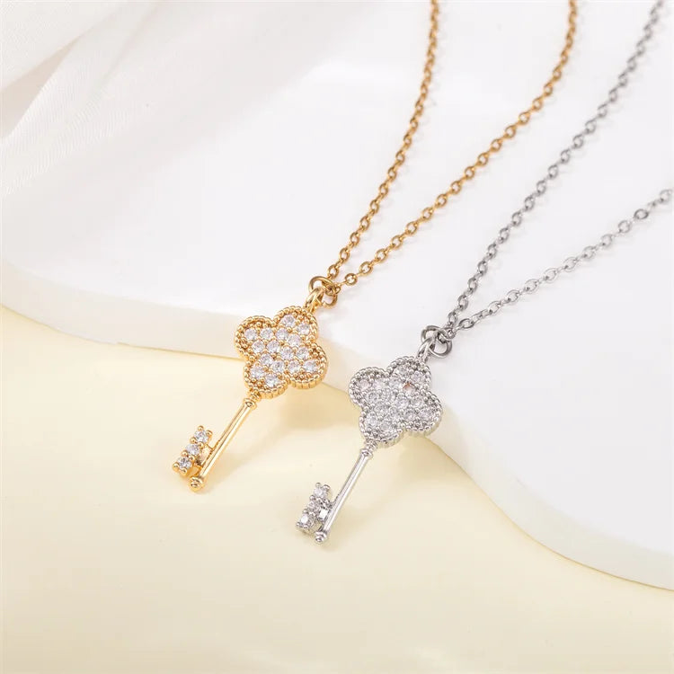 Wholesale Stainless Steel Chain Simple Luxury Fashion Design Women Zircon Pendant Flower Key Necklace