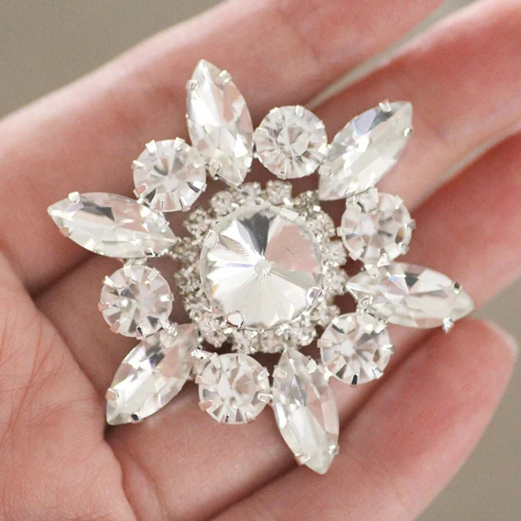 Crystal Flower Rhinestone Applique Silver Claw Setting Flat Back Applique for Garments