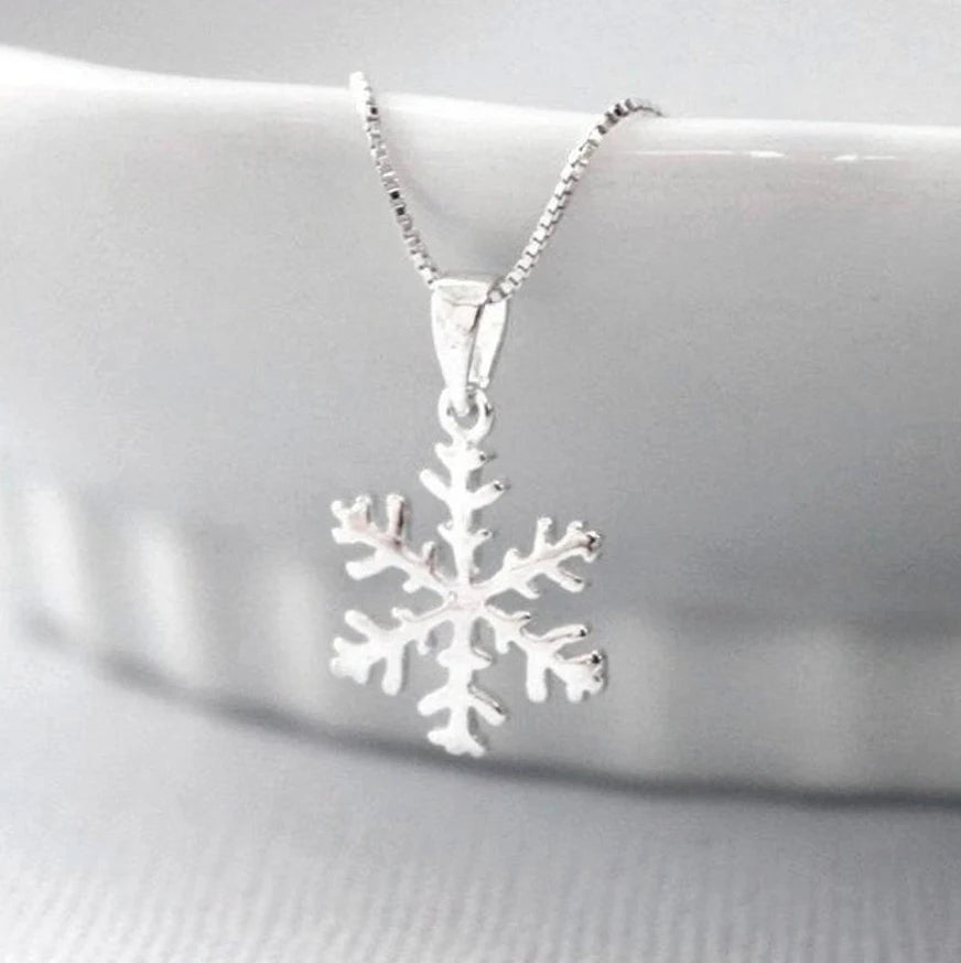 CAOSHI Minimalist Box Chain Necklace Silver Color Plated Brass Jewelry Christmas Snowflake Cute Pendant Necklace for Women Girls