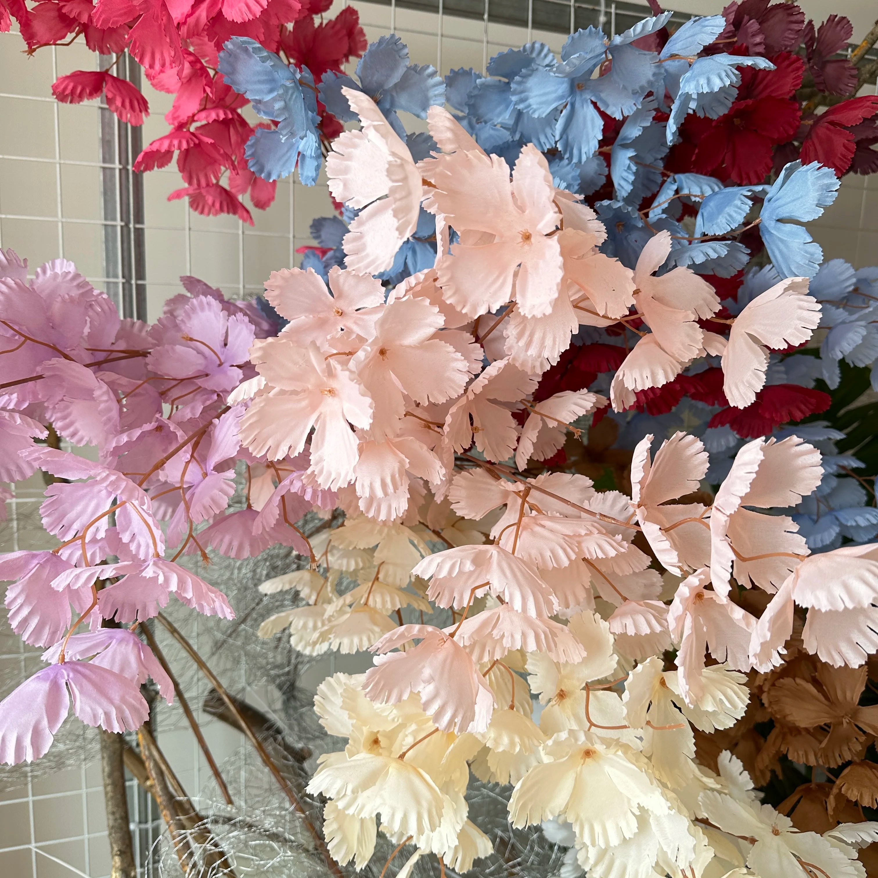 Hot Selling Customized Newest Decorative Modern Design Fabric Artificial Leaves