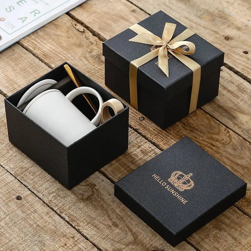 Unique Design Black Coffee Mugs With Straw Cover Gold Line and Lid Ceramic Mug Cup with Gift Box Package