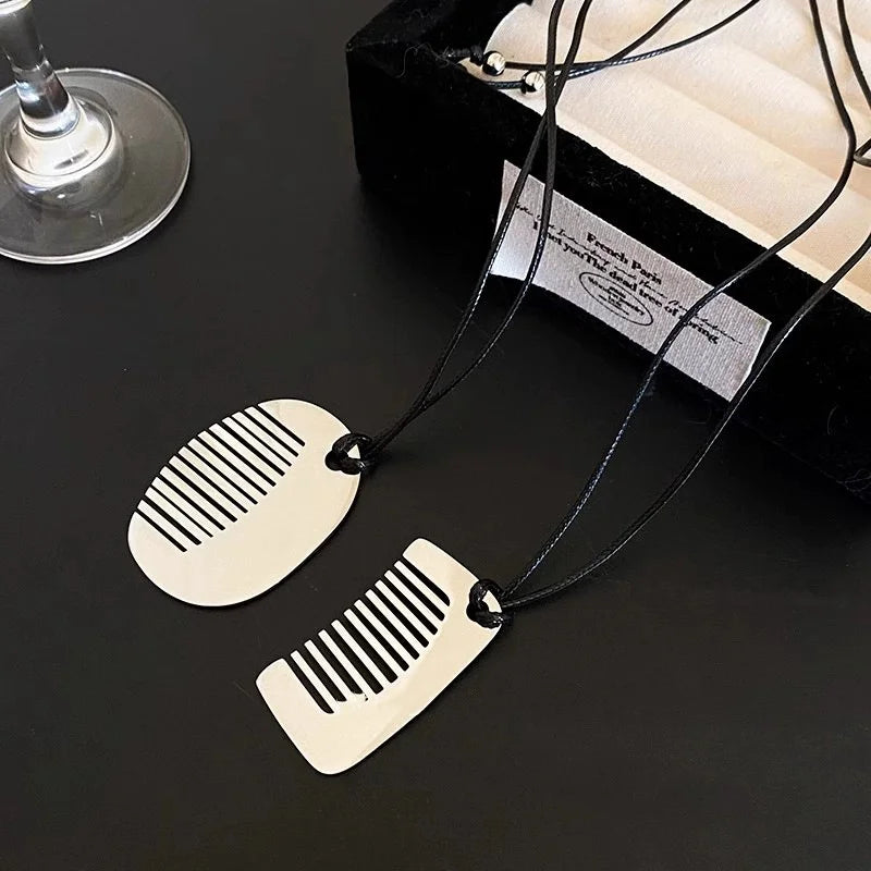 New Design Comb Fashion Pendant Necklaces As Present for Women Mini Comb Necklace Small Hair Comb