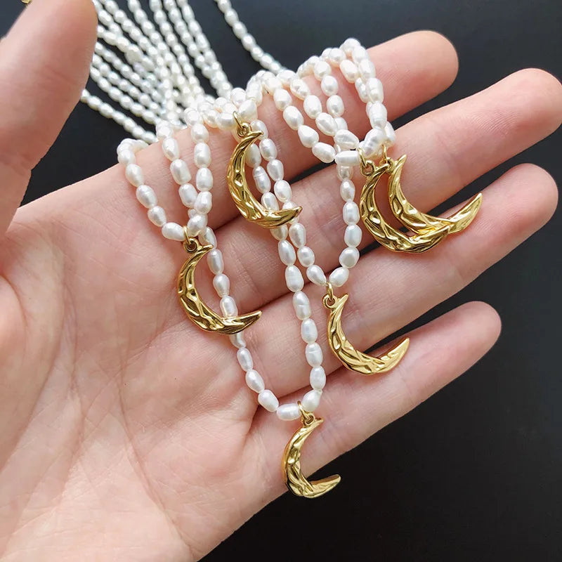 New Freshwater Pearl Rice Grain Crescent Moon Necklace Clavicle Chain Stainless Steel Plated 18K Gold Handmade Necklace