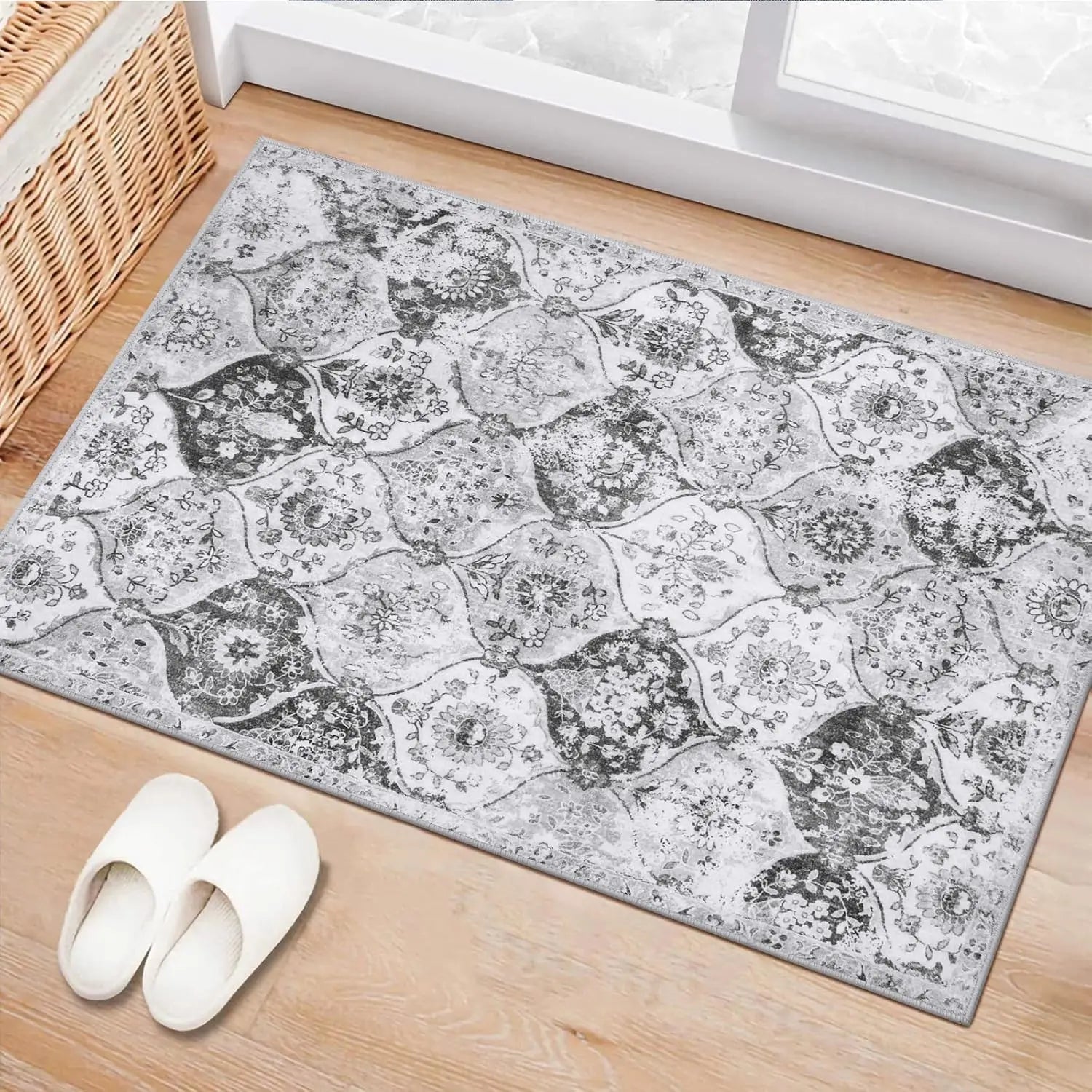 Super Anti-Slip Small Area Rug Door Mat Easy to Clean Machine Washable Indoor Door Mat Oriental Accent Entryway Bedroom Kitchen