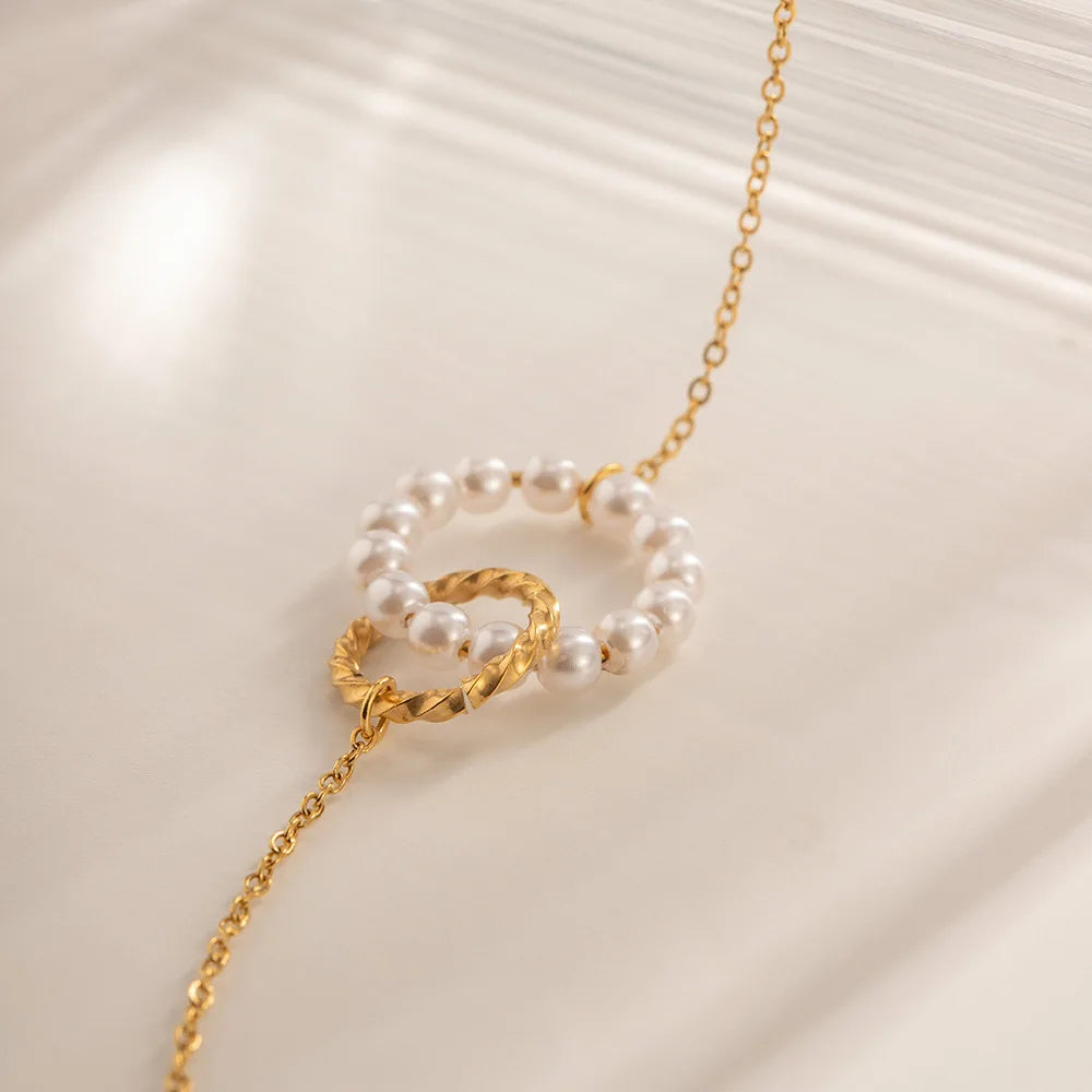 Minimalist Interlocking Pearl Necklace Non Tarnish Stainless Steel Twisted Ring Charm Necklace for Women