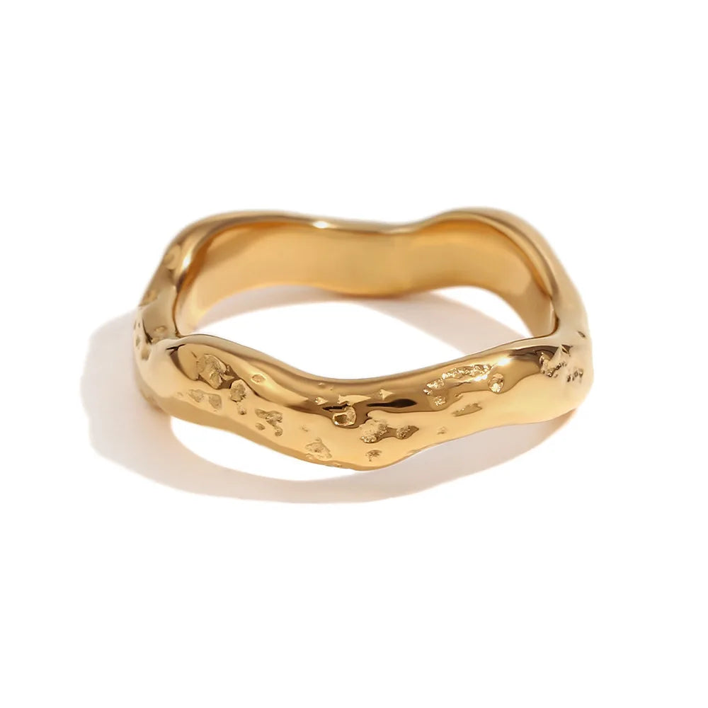 Elegance Retro Popular Design Titanium Steel 18K Gold Plating Hammered Pattern Wave Simple Ring for Women