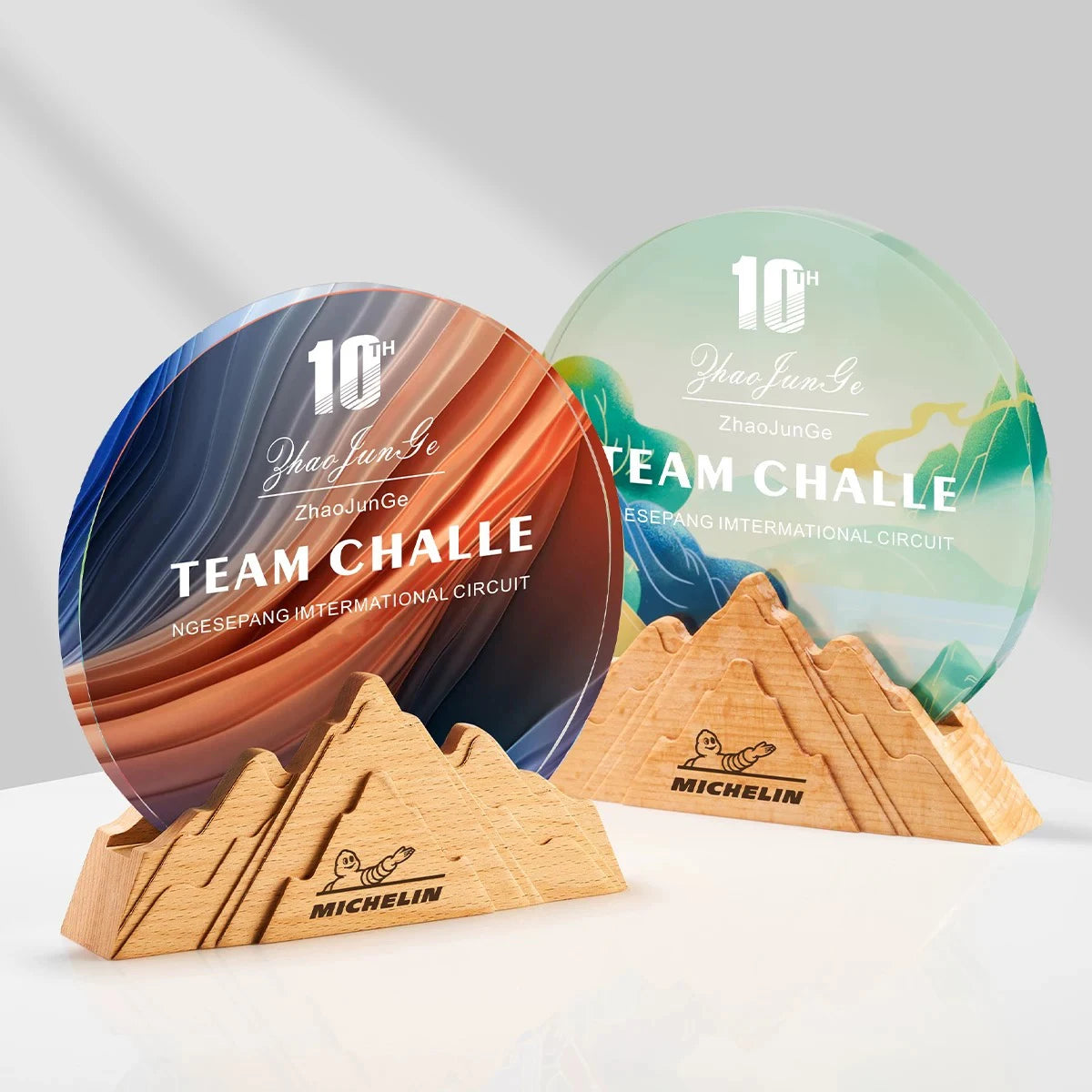 2026 New Mountain Wooden Medal Trophy Round Color Printing Glass Excellent Staff Recognition Champion Medals Competition Awards