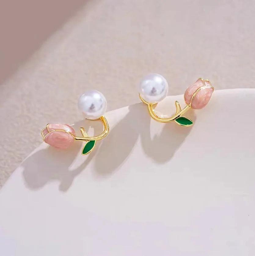 Pearlescent pink Tulip Earrings S925 Silver Needle Earrings Ladies Small Fresh Tulips Flower Pearl Hypoallergenic Earrings Women