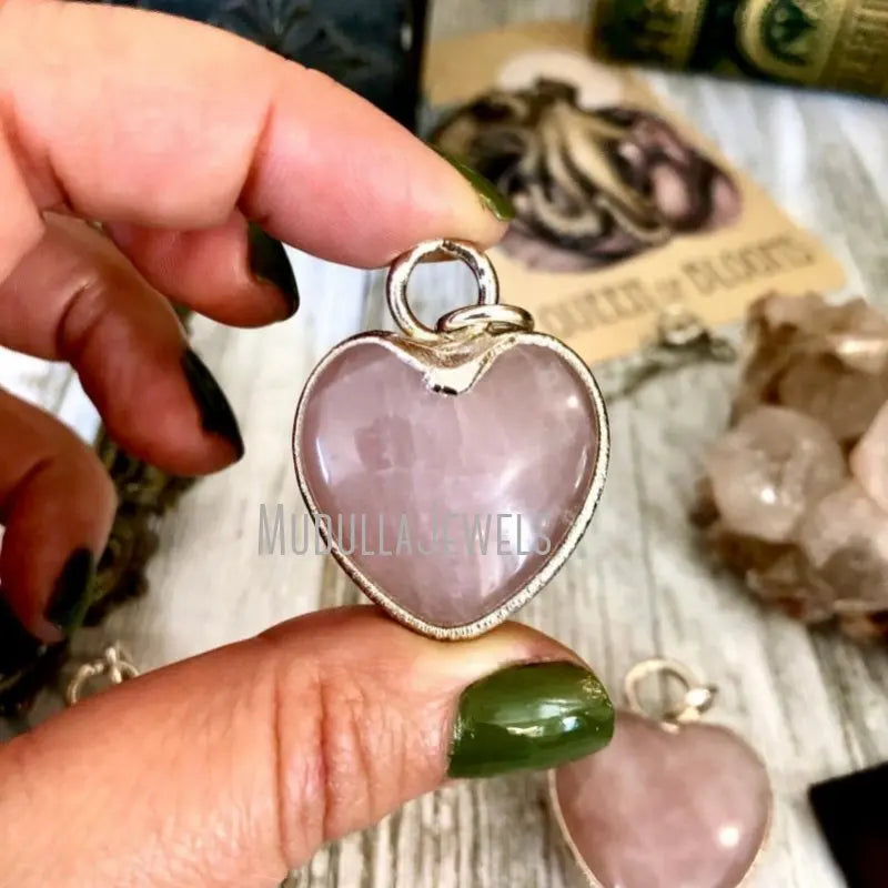NM39993 Raw Rose Quartz Crystals Healing Stone Puffed Heart Shape Pendant Necklace Silver Plated Goblincore Jewelry Gift for Her