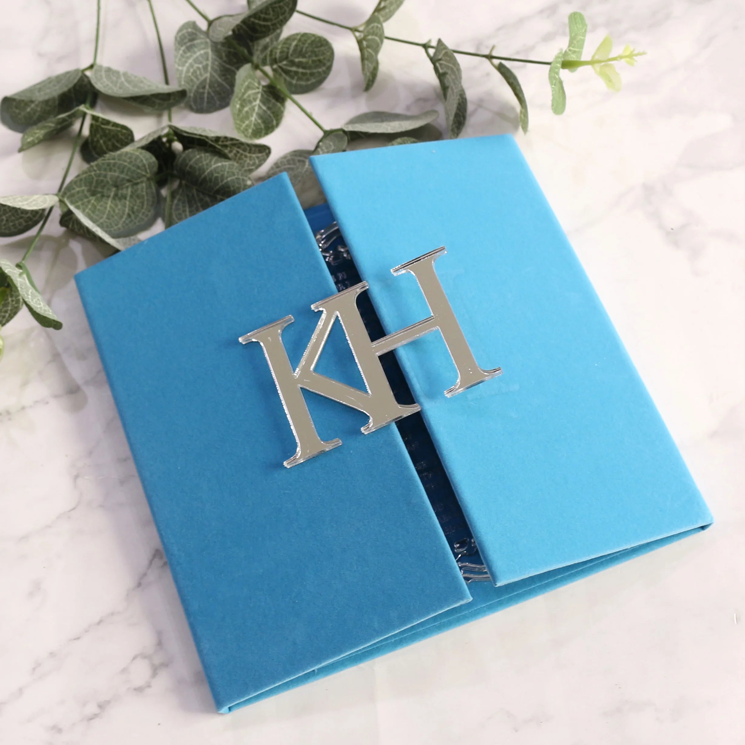 Wholesale Price Vintage Wedding Cards Design Custom Color Velvet Hardcover Invitations With Laser Cut Acrylic for Marriage