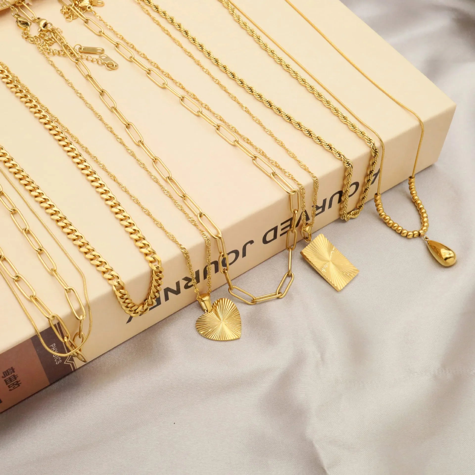 New Fashion Unique Design Stainless Steel Square Heart Drip Geometry Pendant Choker Necklace Women SN21012308G