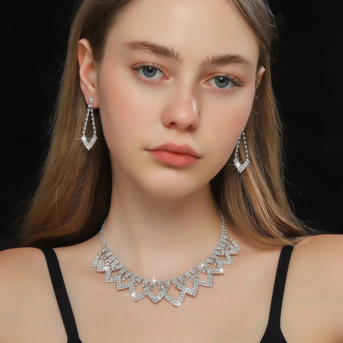 Wholesale Accessories: Stunning Wedding Jewelry Set with Geometric Hollow Diamond Necklace & Earrings