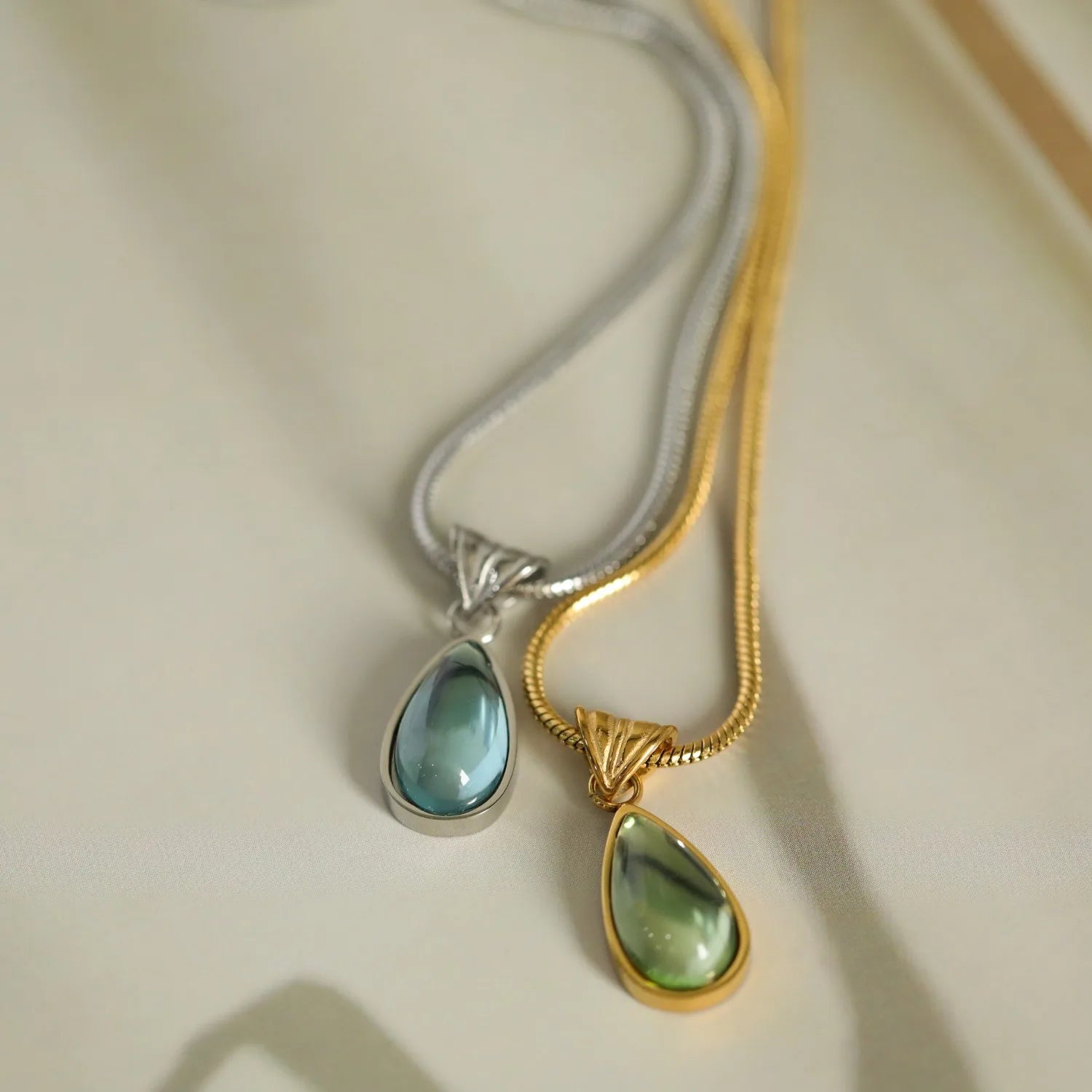 New Original Brand French Retro Simple Personality Fashion Shiny Drop-Shaped Stainless Steel Pendant Necklace for Women