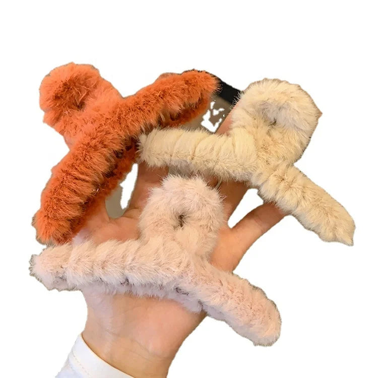 MIO Fluffy Faux Fur Designers Large Fur Claw Hair Clip Colorful Fancy Plush Fuzzy Hair Accessories Women Pin for Girls