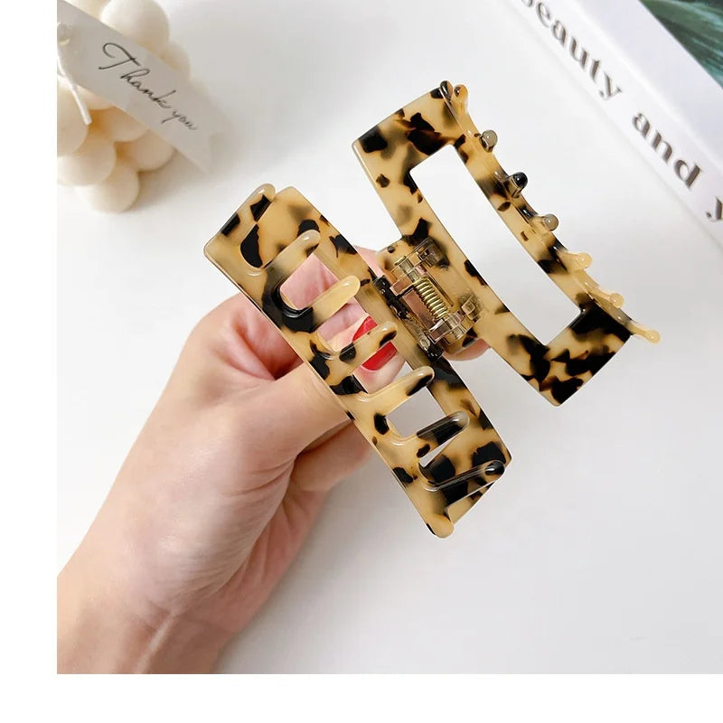 BSCI Audited Factory Wholesale Custom Logo Large Cellulose Hair Claw Accessory Elegant Acetate Hair Claw Clip for Women Girls