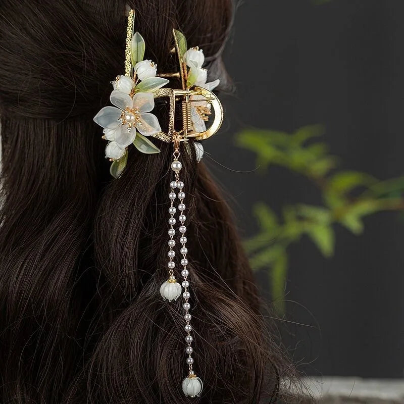 Wholesale Ethnic Customs Hair Clips for Women Hanfu Headpiece Tassel Hair Ornament Metal Shark Clip
