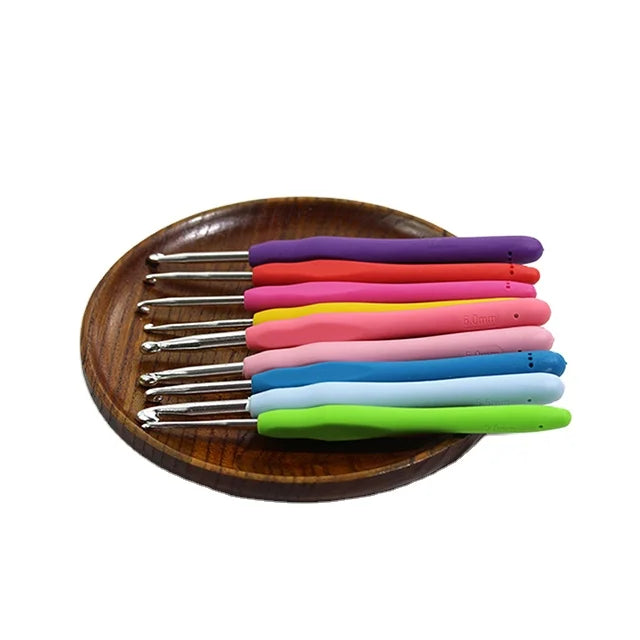 Needlework Factory Direct Sale Soft Handle TPR Metal Crochet Tool Set Wool Needle Hand Crochet Hook