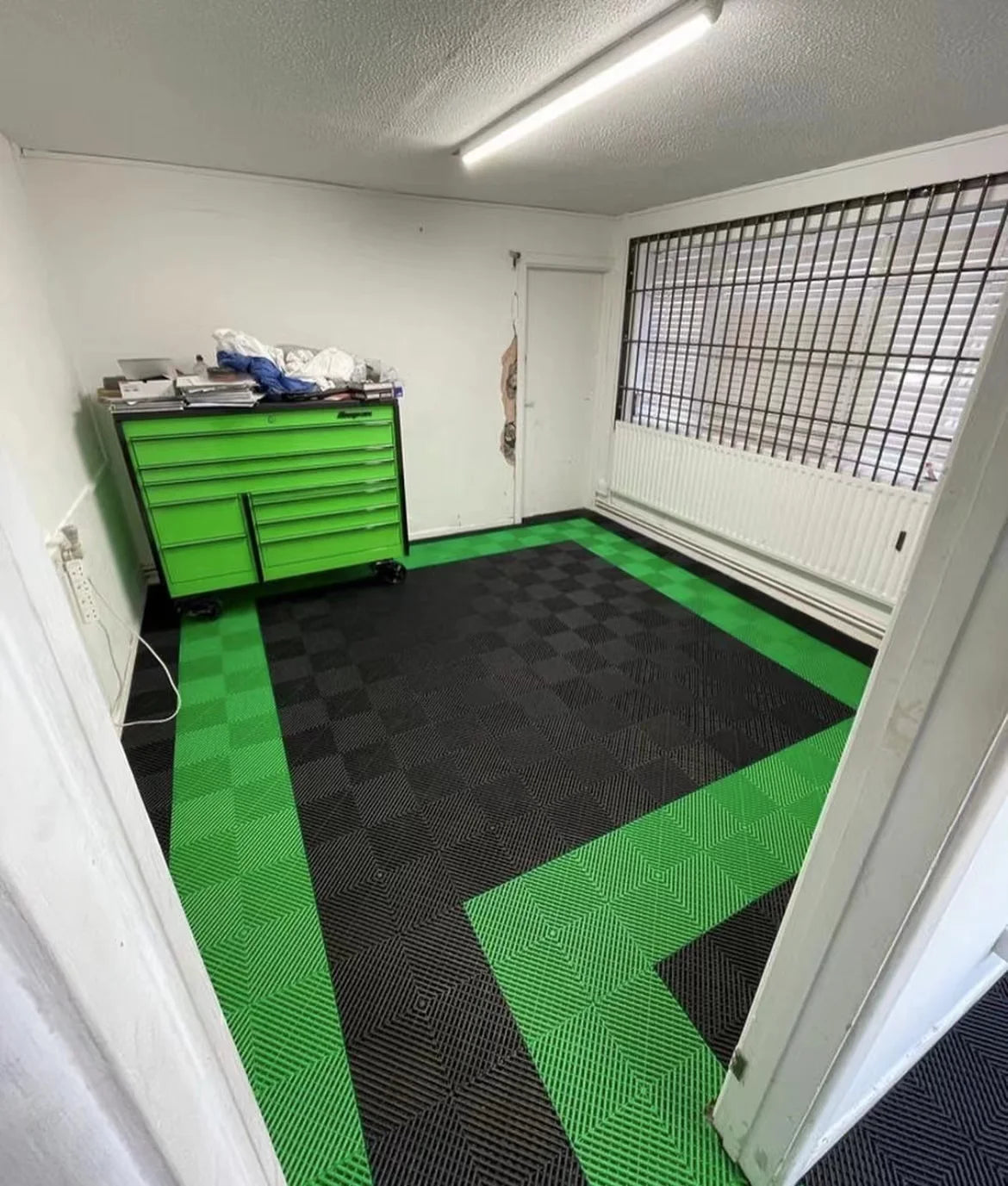 High Strength Interlocking PVC Click Flooring Colorful Garage Floor Tiles Graphic Design Solution for Home Projects