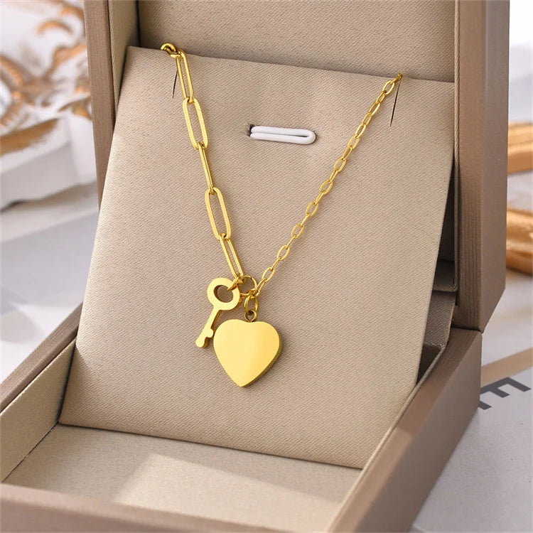 Wholesale New High Quality Stainless Steel 18k Gold Plated Hip Hop Cute Love Pendant Key Necklaces