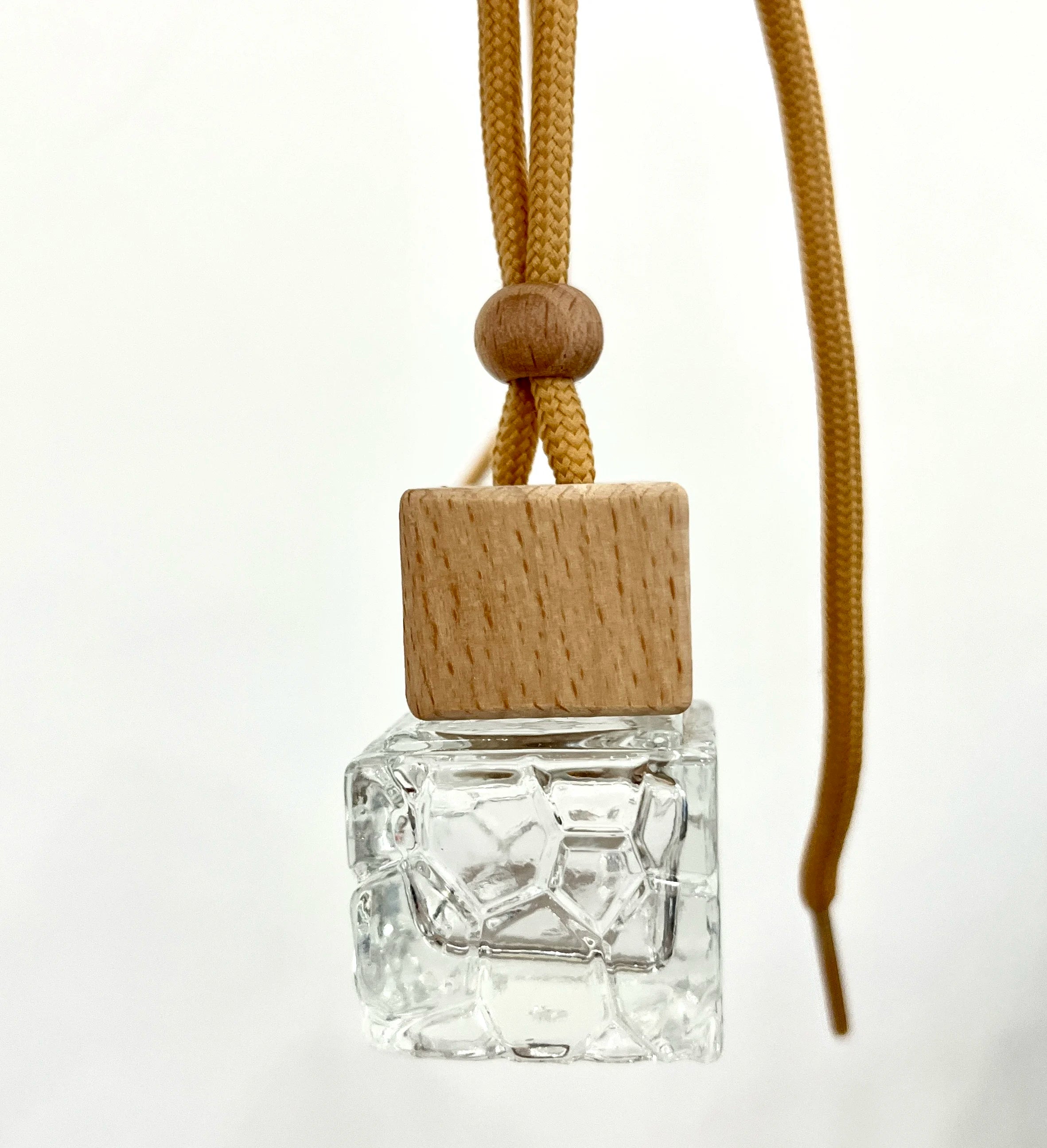 Factory Manufactured Customized Hanging Empty Car Diffuser Fragrance Bottle with Wooden Cap