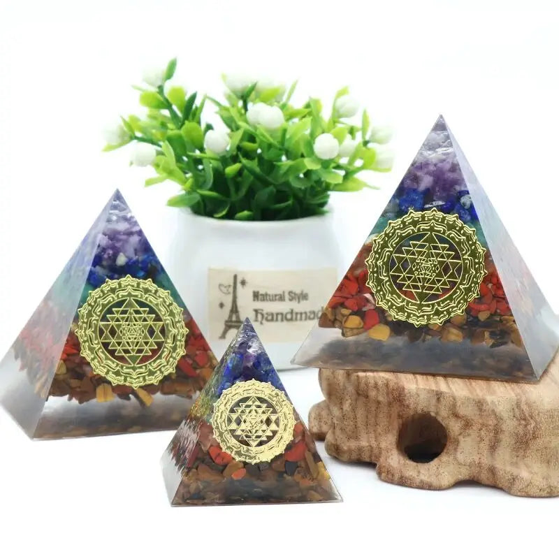 Resin Coating Natural Gravel Quartz Energy Meditation Healing Crystal Lotus Pyramid Ornaments for home decor