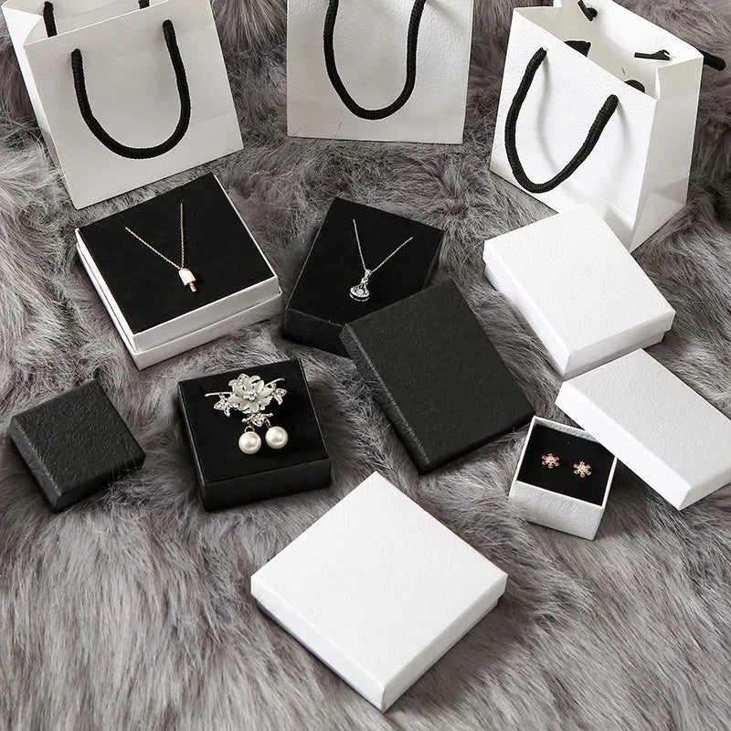 Tongxin Hot Style Classic Small Earrings Jewelry Box Custom Logo Gift Packaging Box White Set Fashion Bracelet  Box Packaging