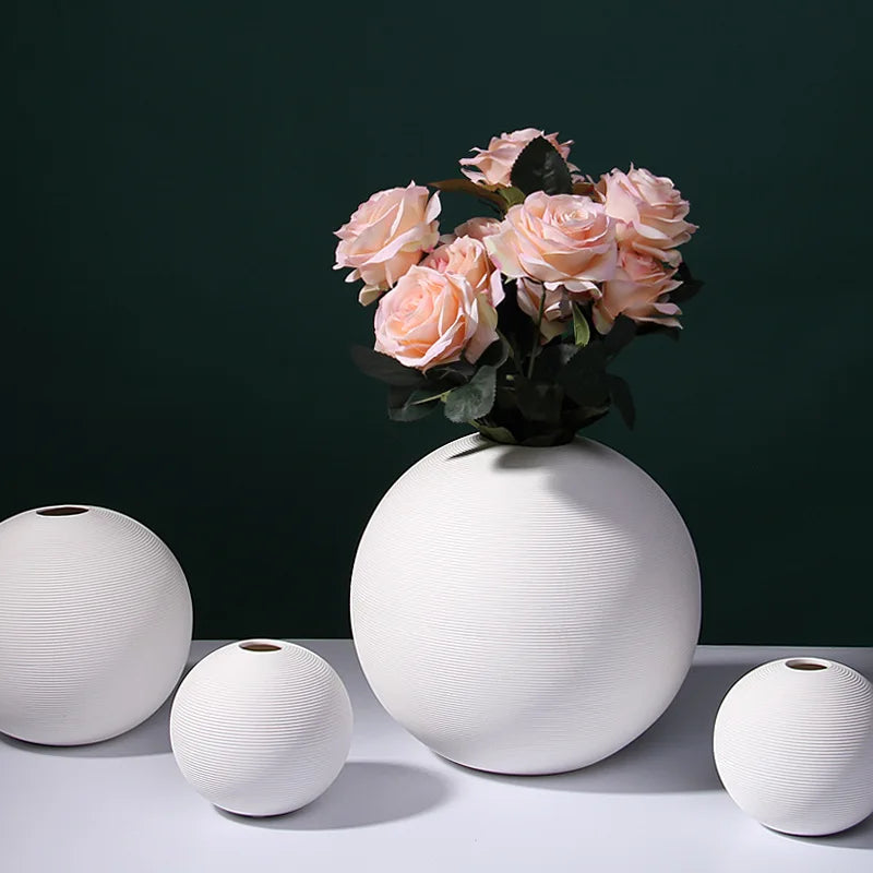 Nordic White Ceramic Vase Modern Home Living Room Soft Decorations Floor Vase with Dried Flowers and Budpot Wholesale