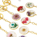 Floral Keychain Women Real Dried Flower Oval Resin Keychain Sweet Rose Full Star Keyring for Rotationable Clasp Pendant Keychain