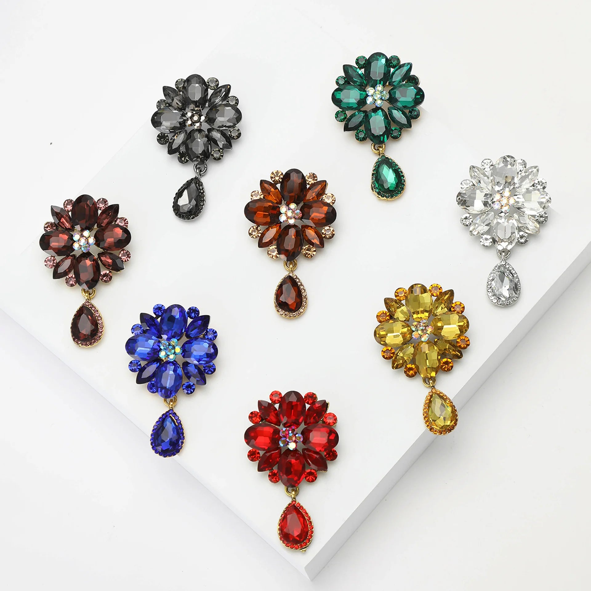 Hot Sale Wedding Banquet Bouquet Crystal Rhinestone Women Brooch Alloy Rhinestone Water Drop Flower Pendant Brooch Pin