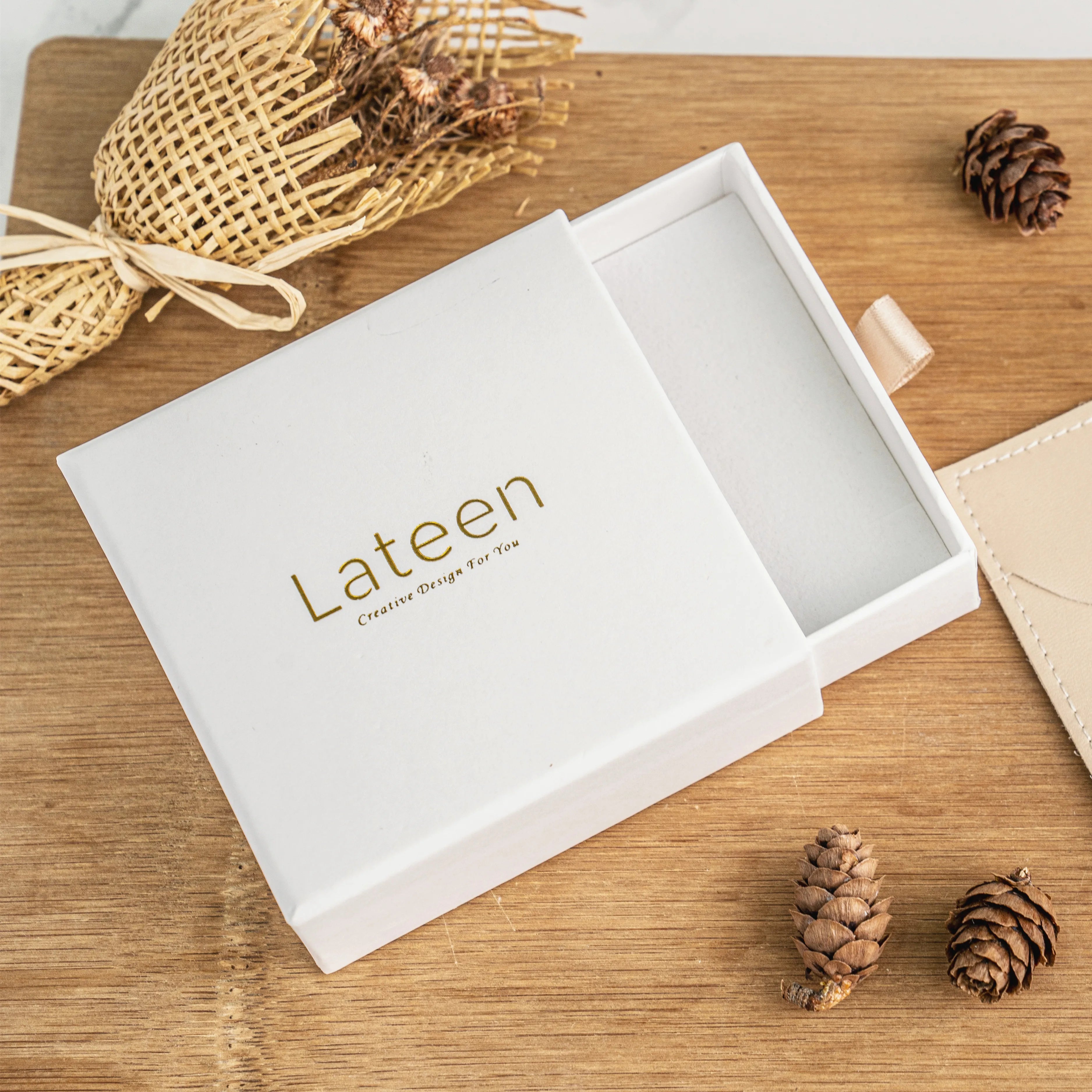 High Quality Thick Cardboard Paper Custom Logo Earring White Slider Paper Jewelry Packaging Box Jewelry Sliding Gift Box