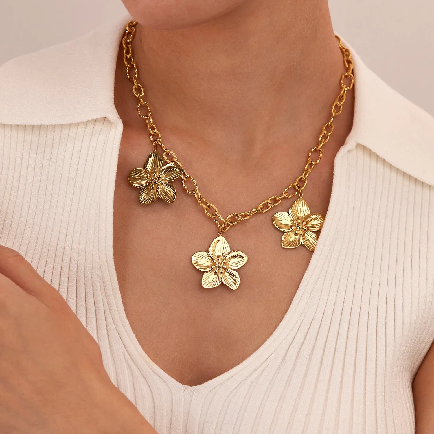 Stainless Steel Flower Pendant 18k Gold Plated PVD Chunky Link Chain Exaggerate Necklace Jewelry for Women