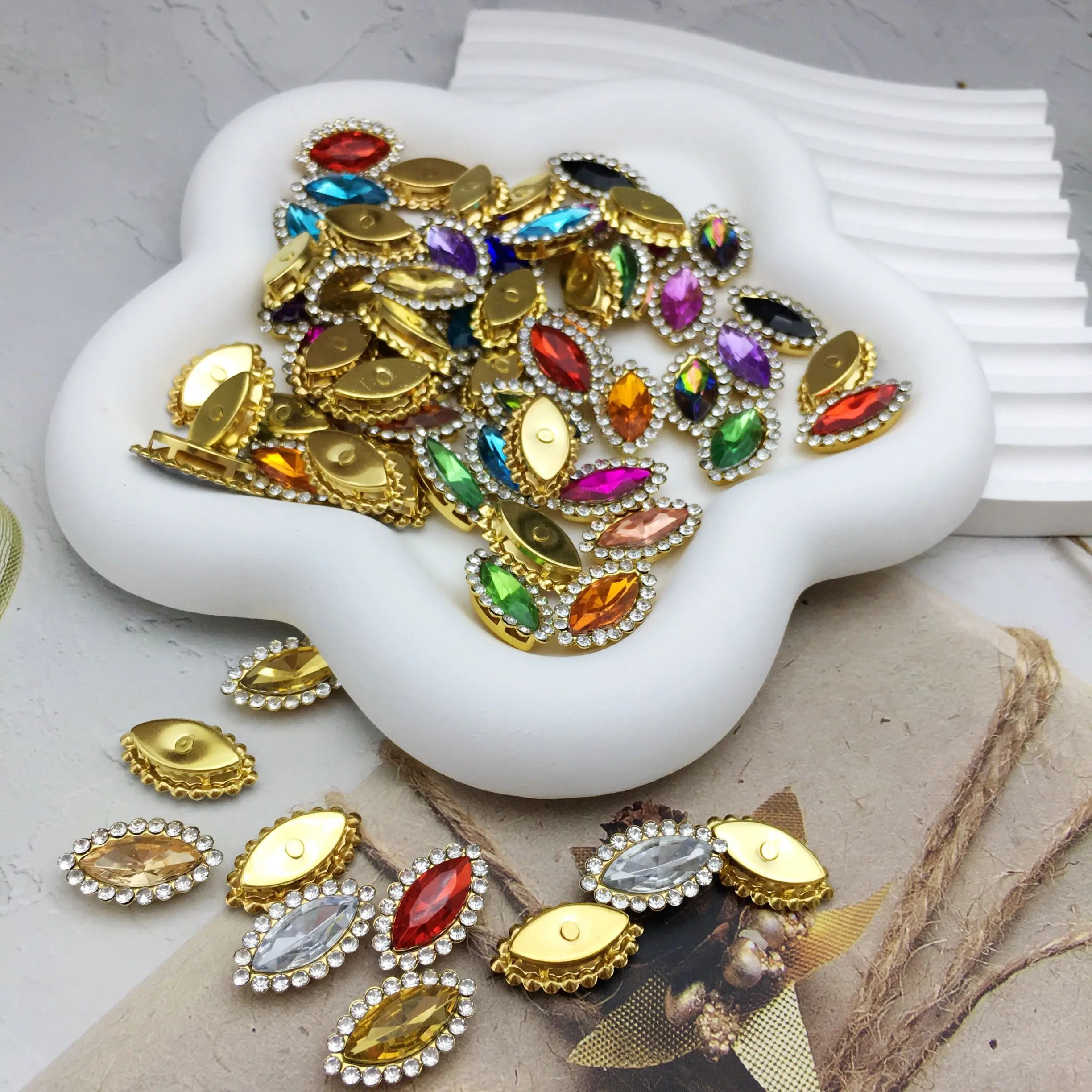 SINRONG Irregular Shaped Rhinestones Double Layered Crystal Claw Drill Flat Back Suit Glass Horse Eye Shaped Rhinestone