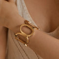 Fashionable Texture Circle Personality Cuff Bracelet Bagnle Luxury Senior Sense Hollow Chunky Bracelet for Women