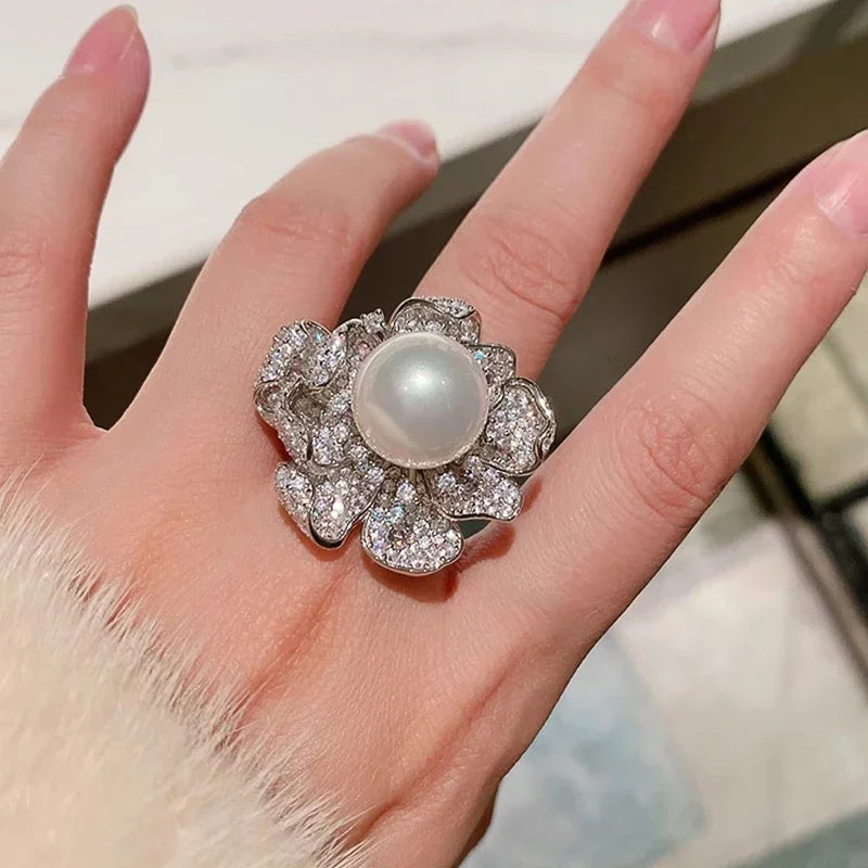 CAOSHI Exquisite Flower Design Dazzling Simulated Moissanite Big Pearl Rings for Fashion Silver Plated CZ Engagement Rings Women