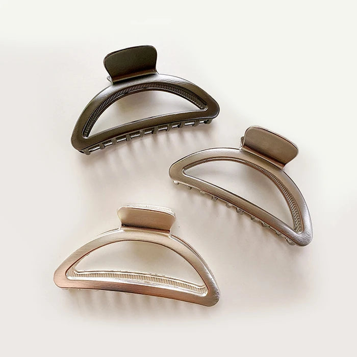 Korean Semicircle Hollow Alloy Hair Clip Claw Girls Solid Color Big Bling Shark Hair Clip Ladies Simple Hair Claw Clips