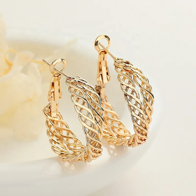 Hengdian Hoop Stud Earrings for Women Exquisite 18K Gold-Plated Zircon Hollow Hanging Earrings Wholesale Fashion Jewelry