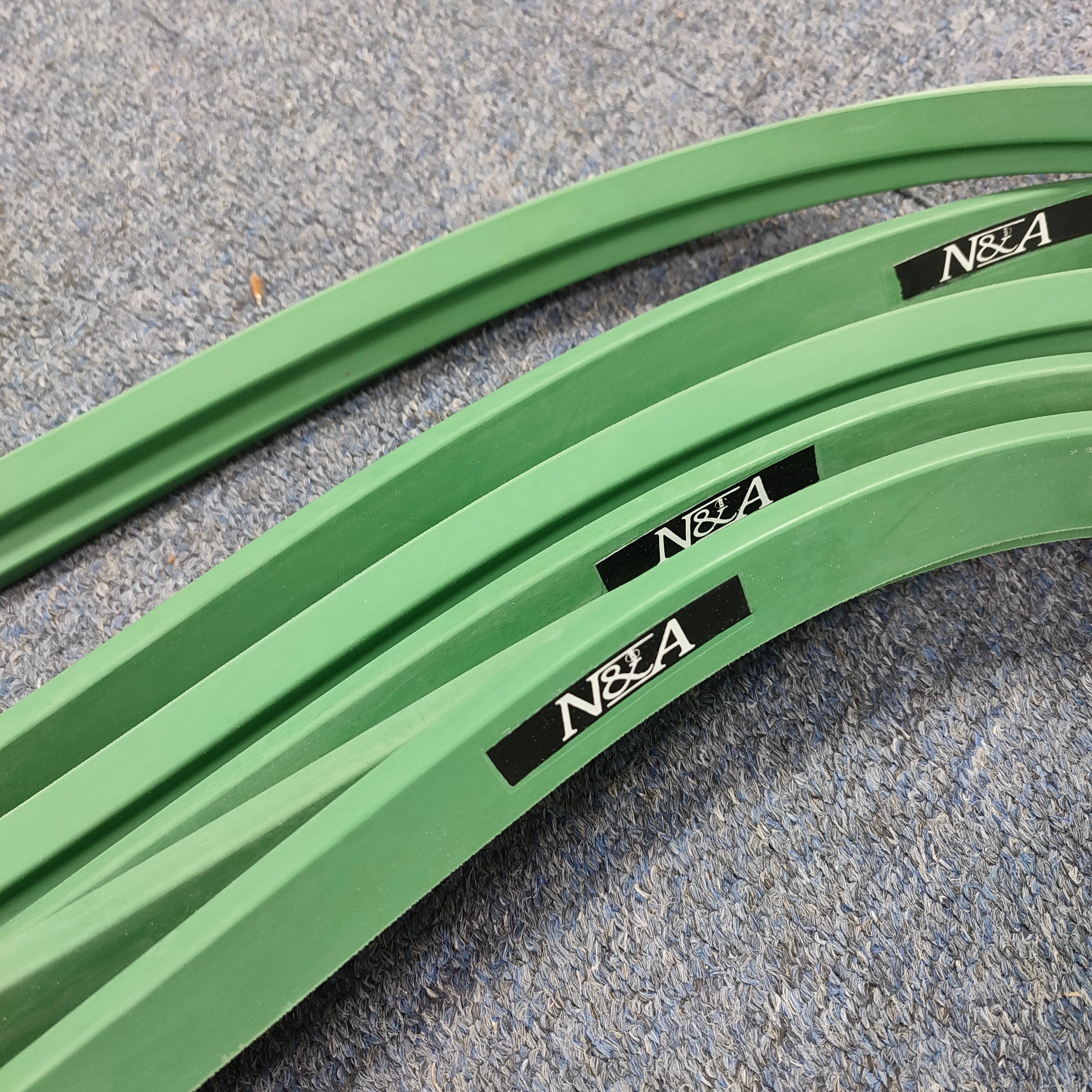 1.8M 6pcs L77 Green 12ft Snooker Table Full Set Rubber