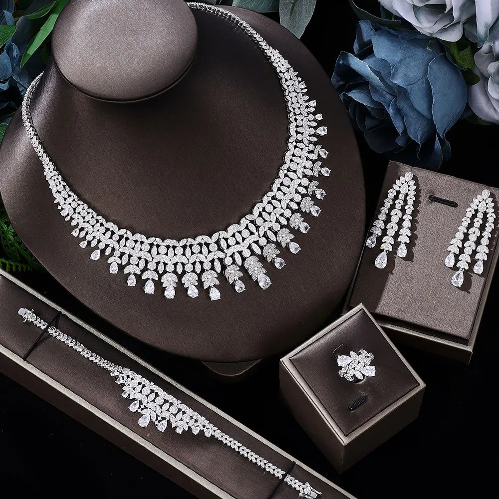 Hot Selling 4pcs Exquisite Dubai Full Diamond Banquet Proposal Bride Necklace Earrings Jewelry Set