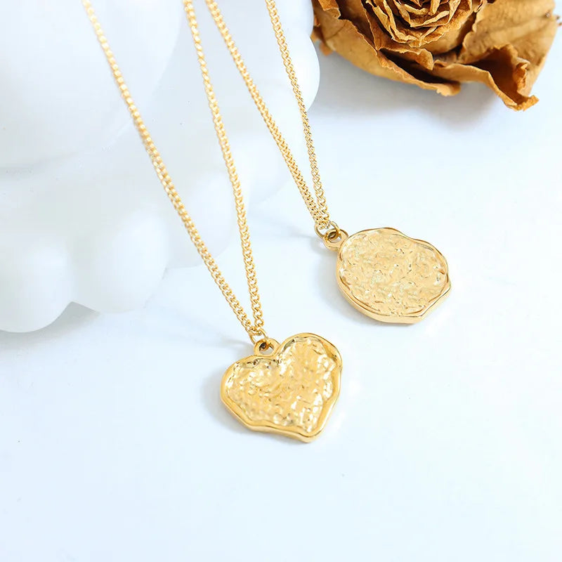 Ins Retro Stainless Steel Gold Plated Necklace Embossed Peach Heart Irregular Pendant Necklace